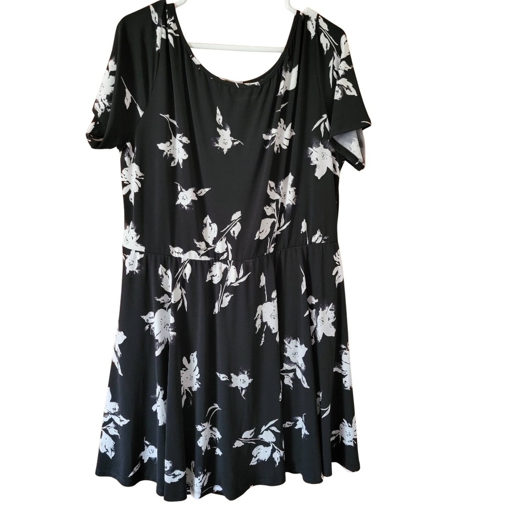 White Birch Black and White Fit and Flare Mini Dress With Built In Shorts Sz 3X